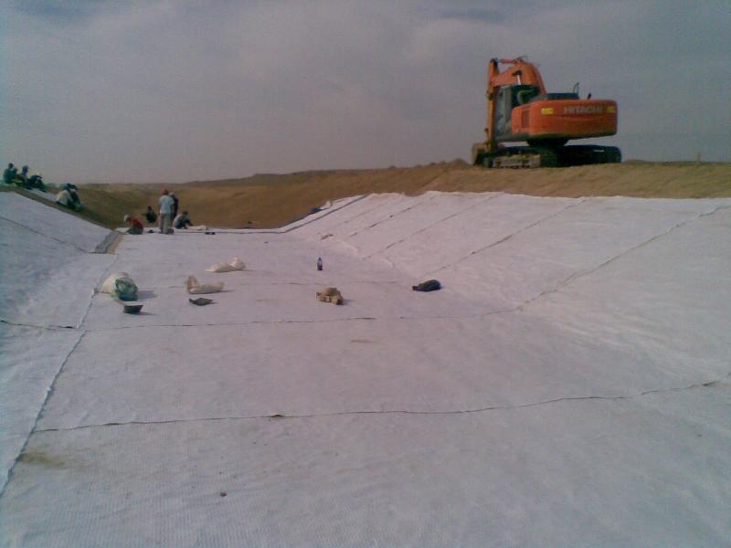 简述膨润土防水毯的施工方法 